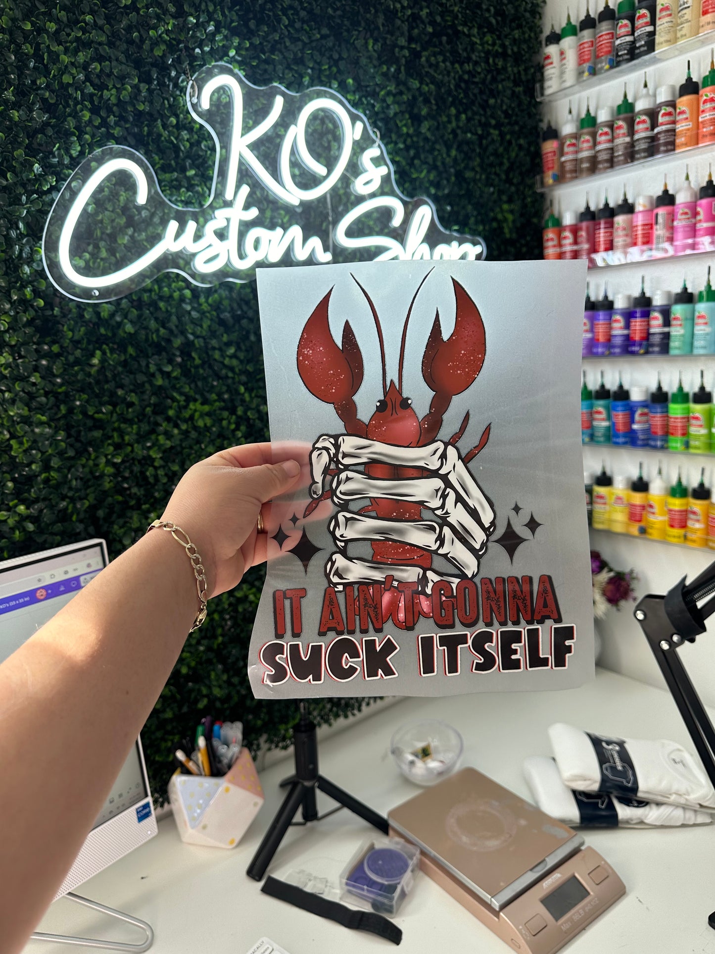 RTS- Crawfish Screen Print (8Wx 10.5L)