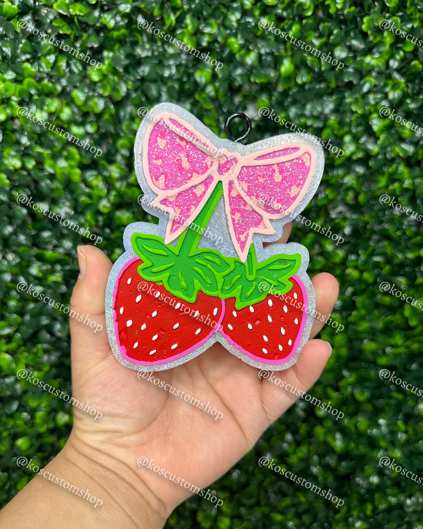 Strawberry Bow Freshie