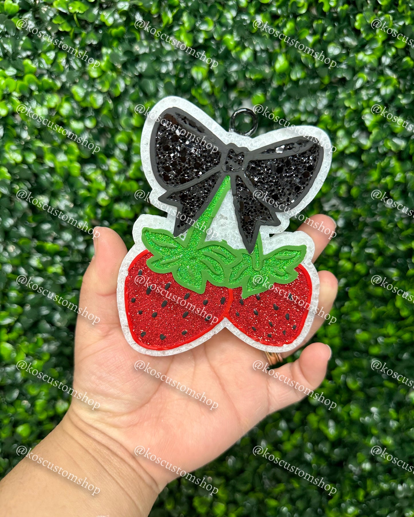 Strawberry Bow Freshie