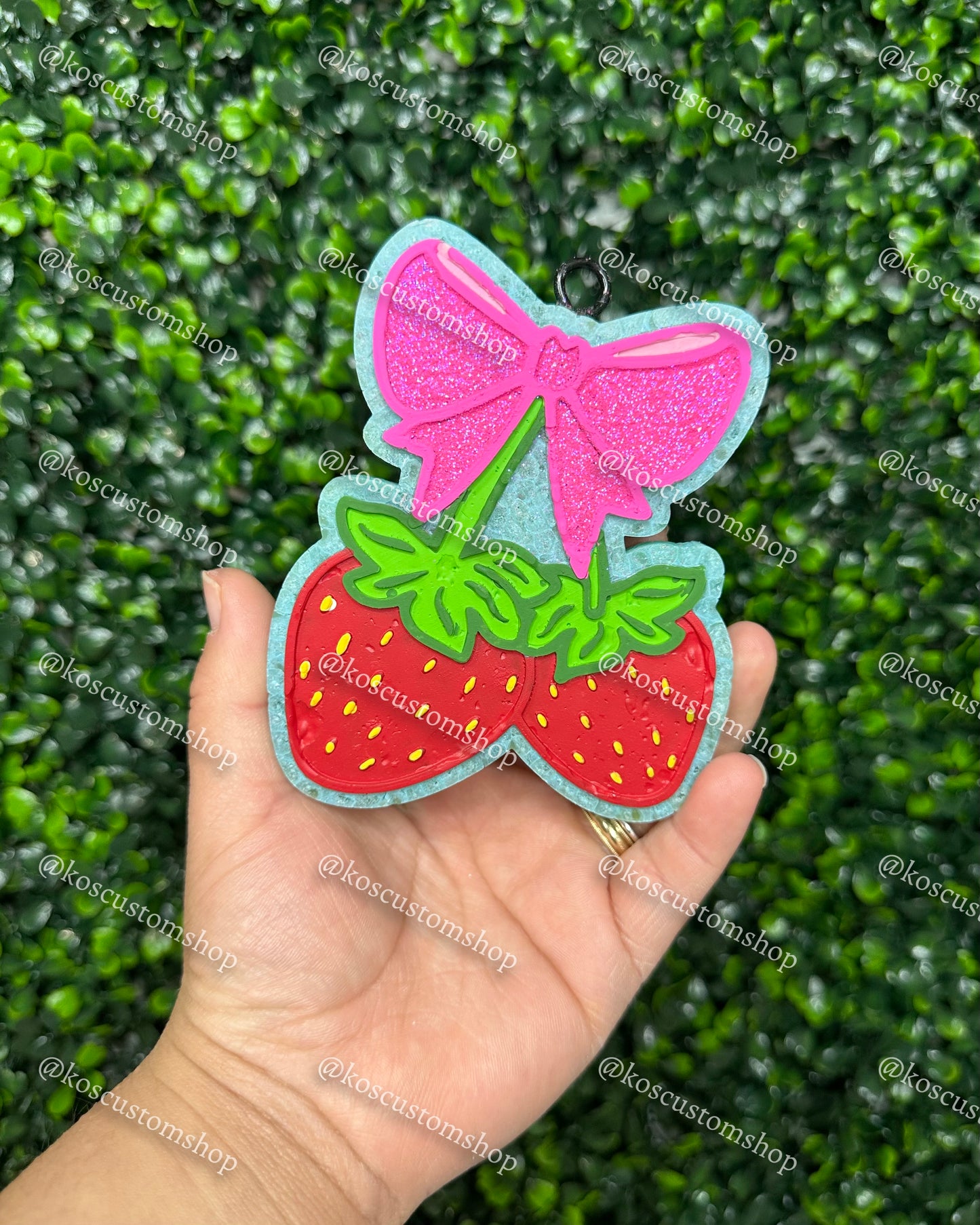 Strawberry Bow Freshie